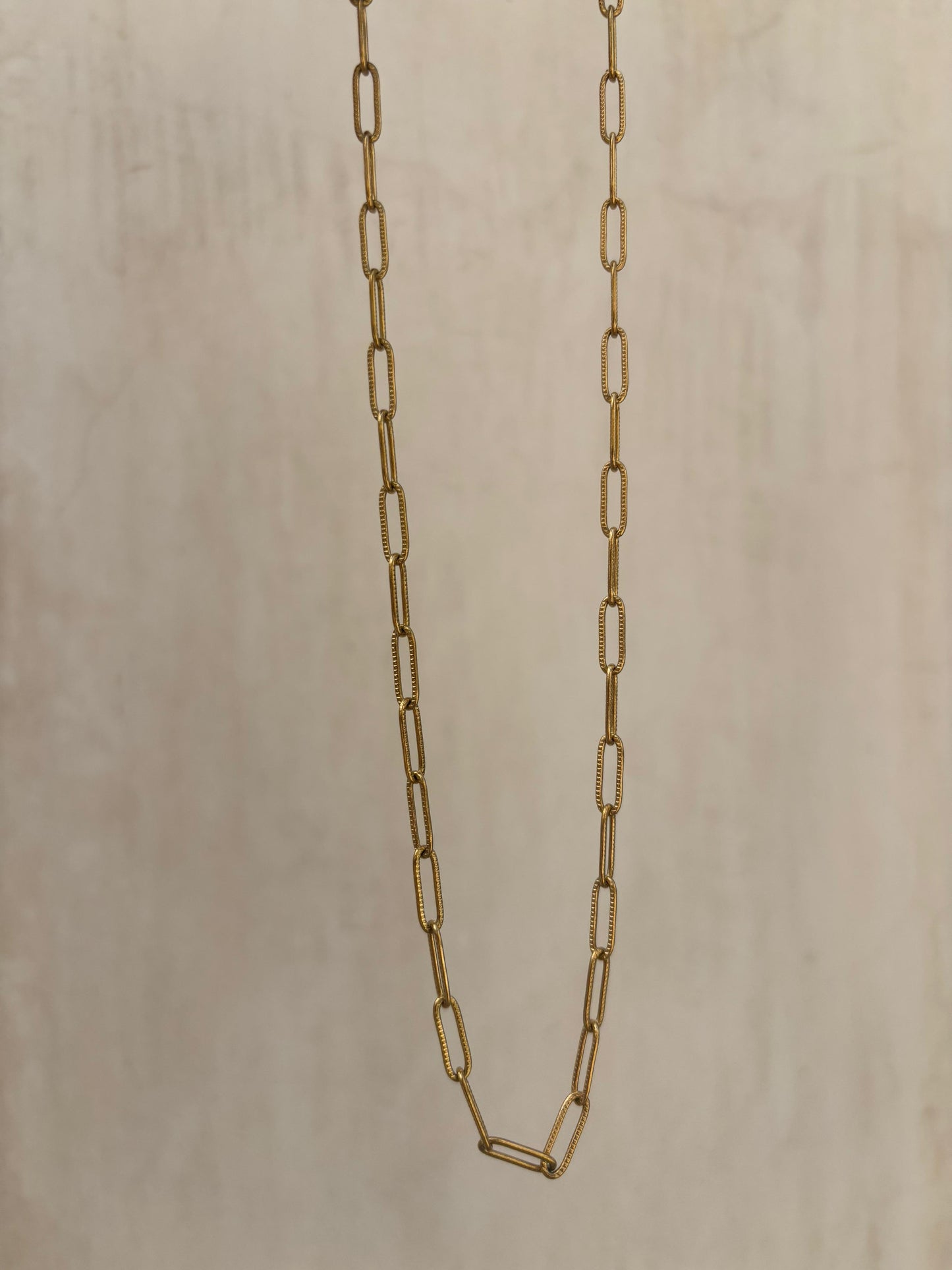 Anti-tarnish neck chain