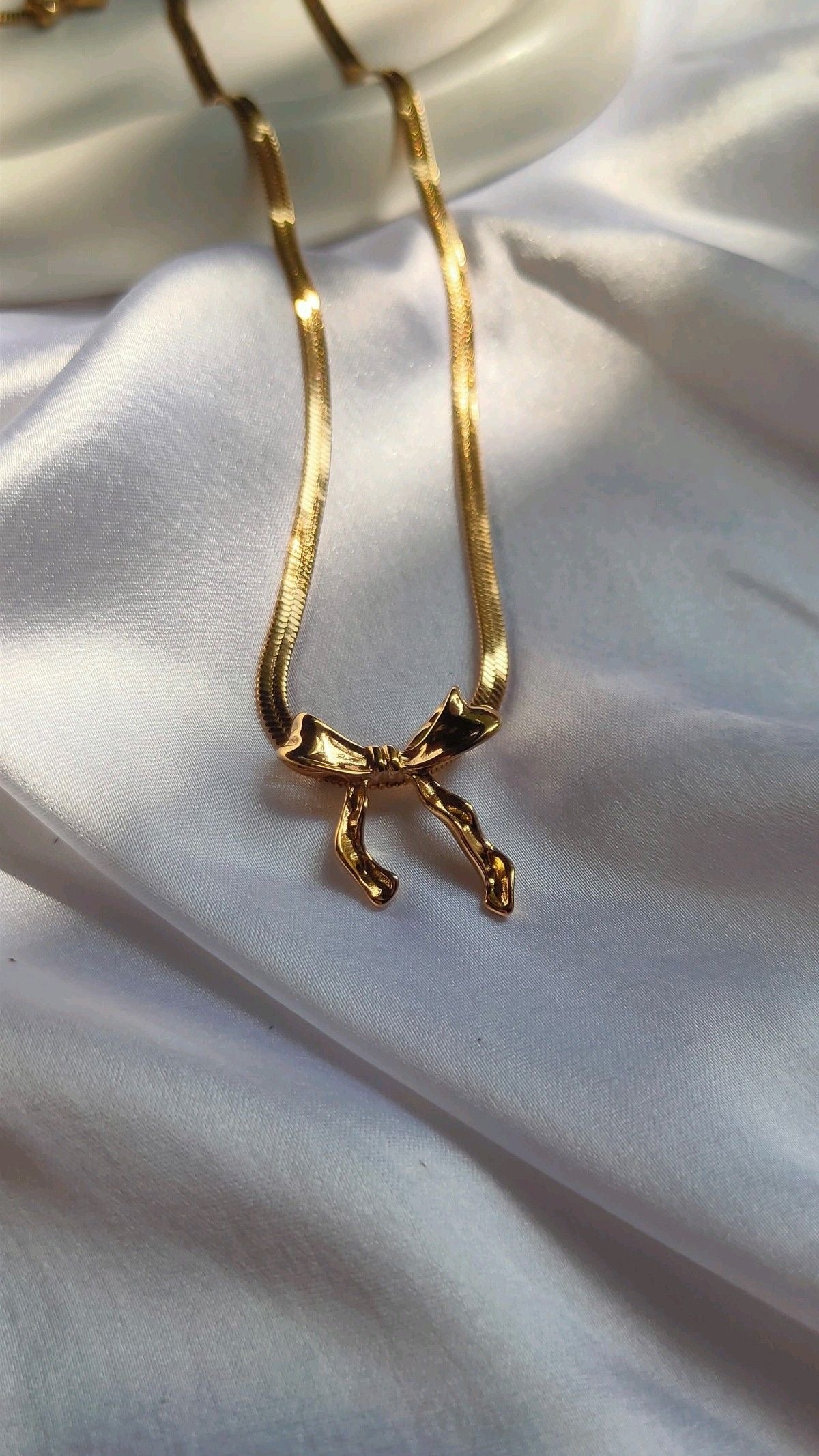 Ribbon Knott Necklace