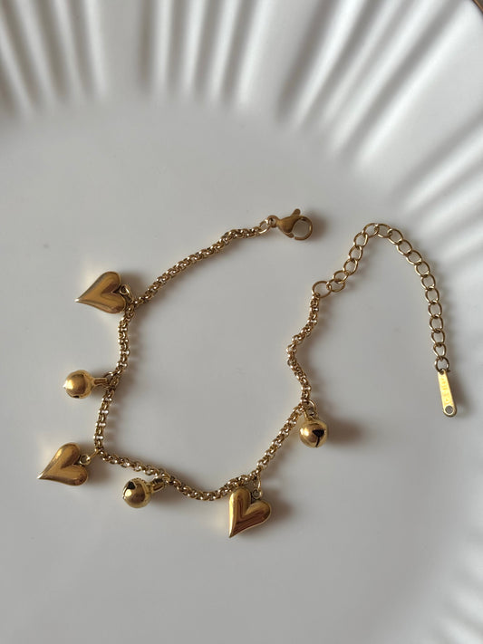Dangling Heart Bracelet
