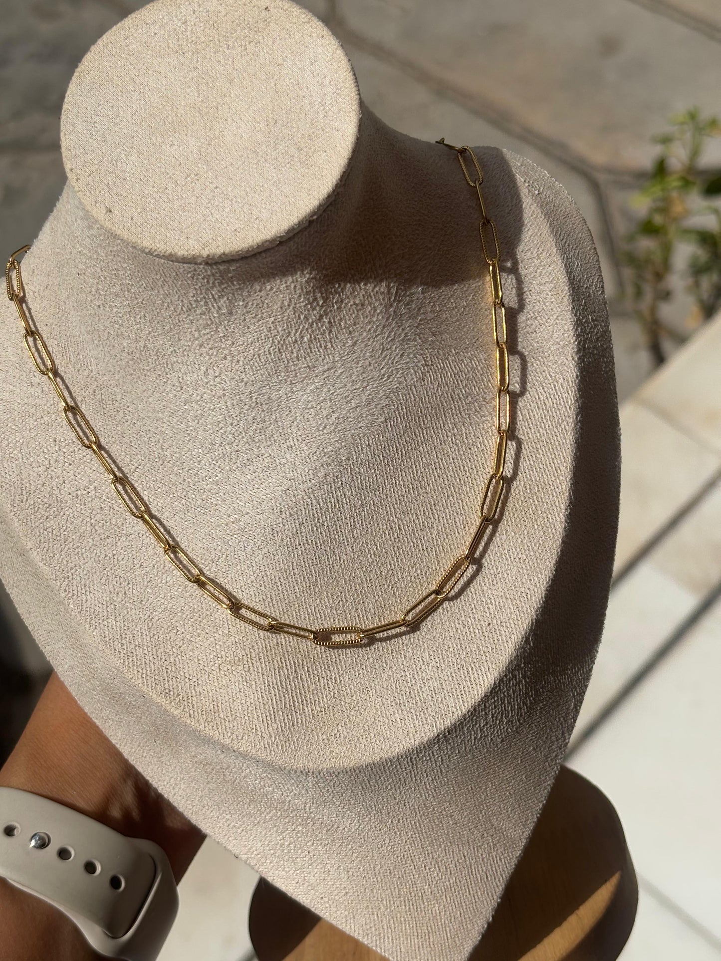 Anti-tarnish neck chain