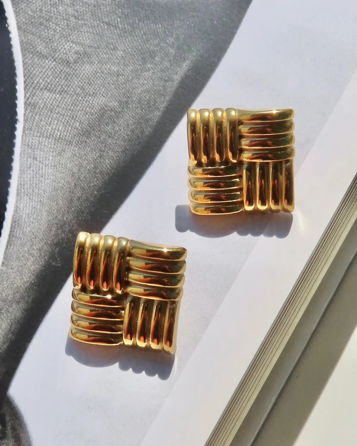 Vienna Studs