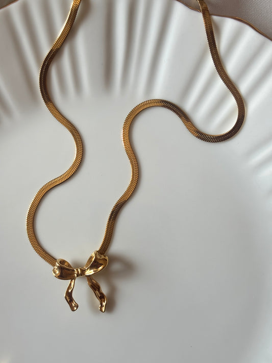 Ribbon Knott Necklace