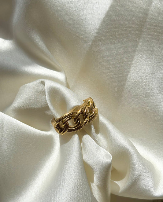 Crossover Ring
