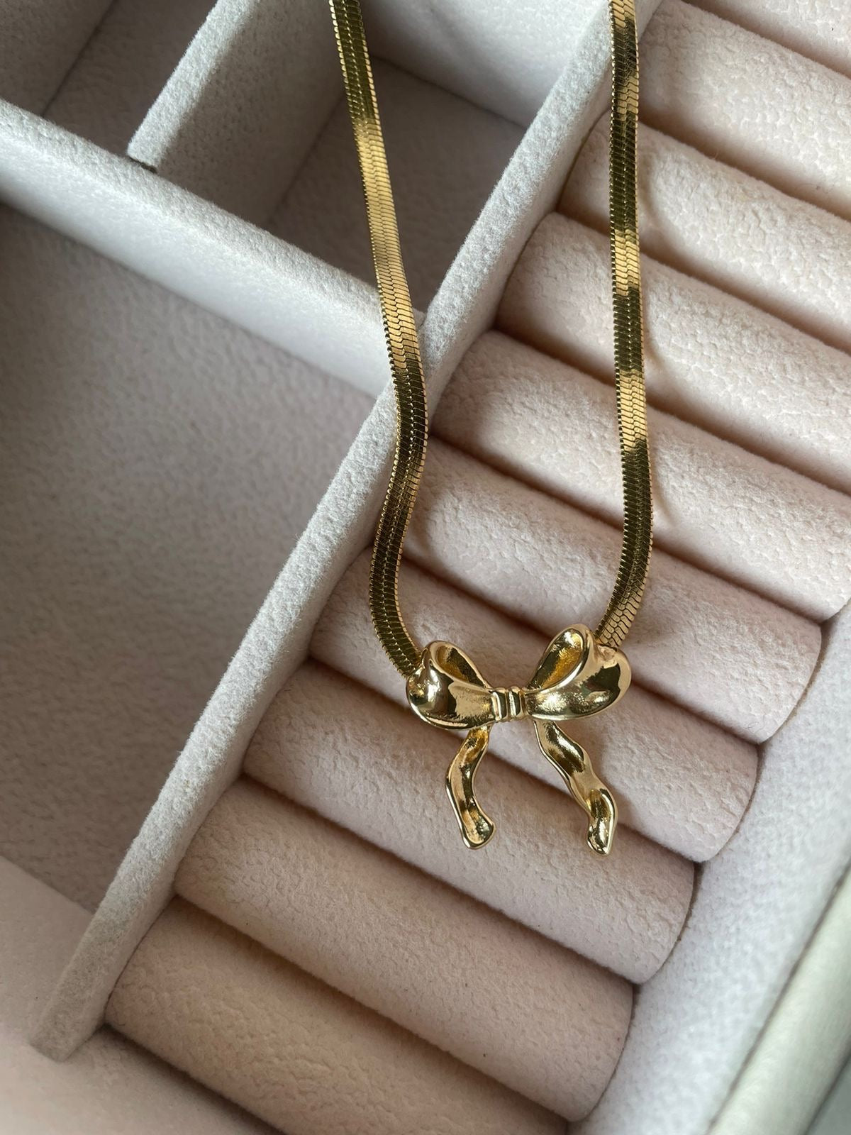 Ribbon Knott Necklace
