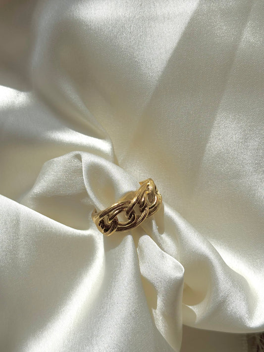 Crossover Ring