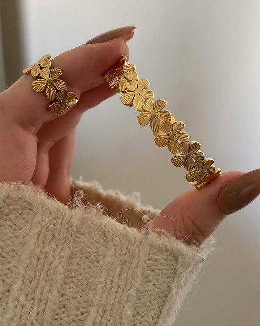 Daisy Cuff