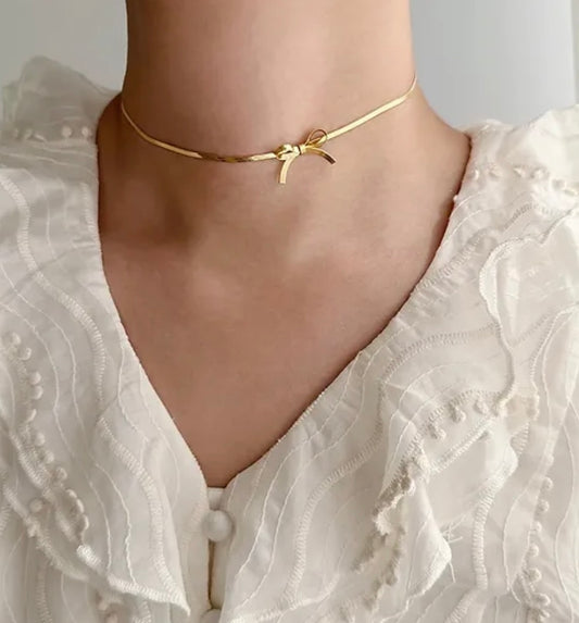 Croquette Bow Choker