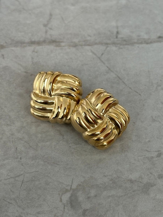 Vera Studs