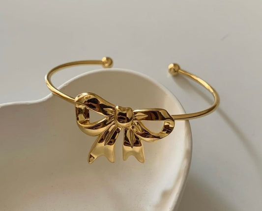 Bow Cuff