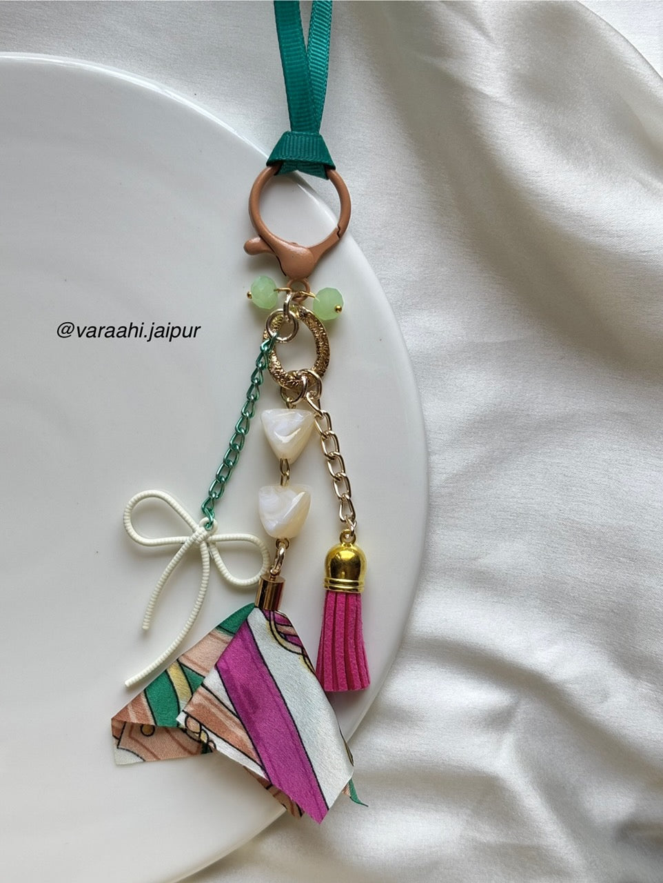 Bow Scarf Lumba