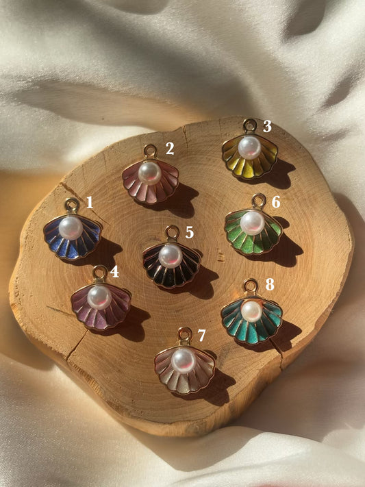Shell pearl charm