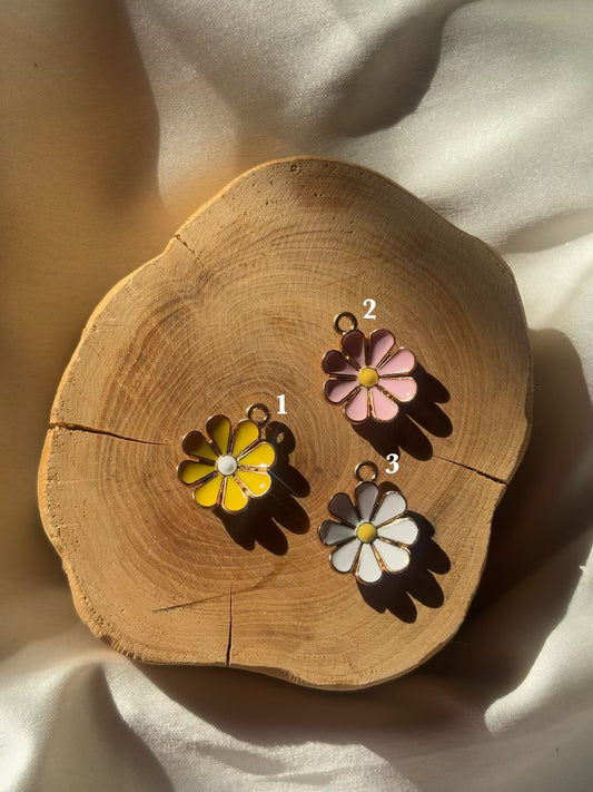 Daisy charm