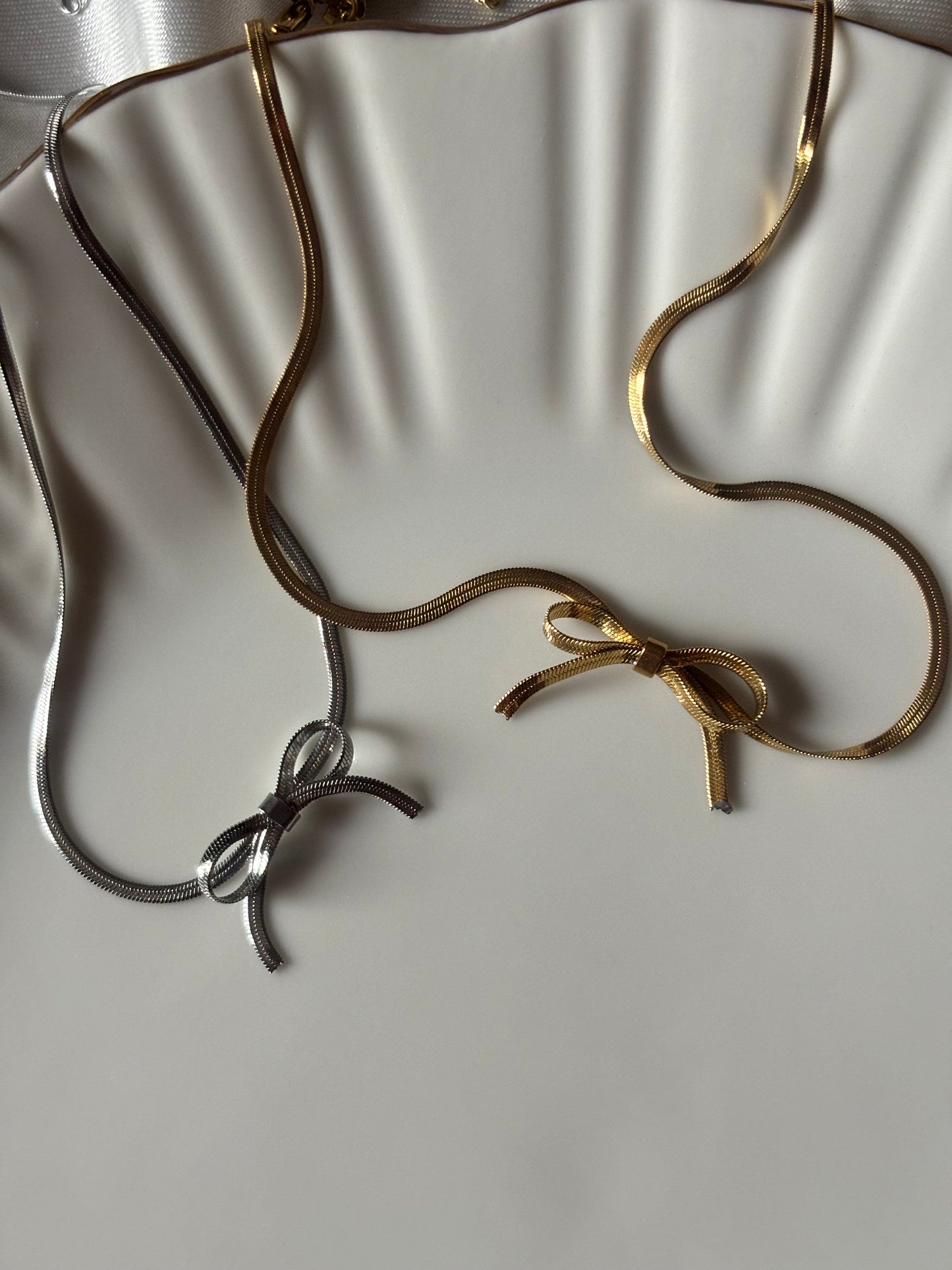 Croquette Bow Choker
